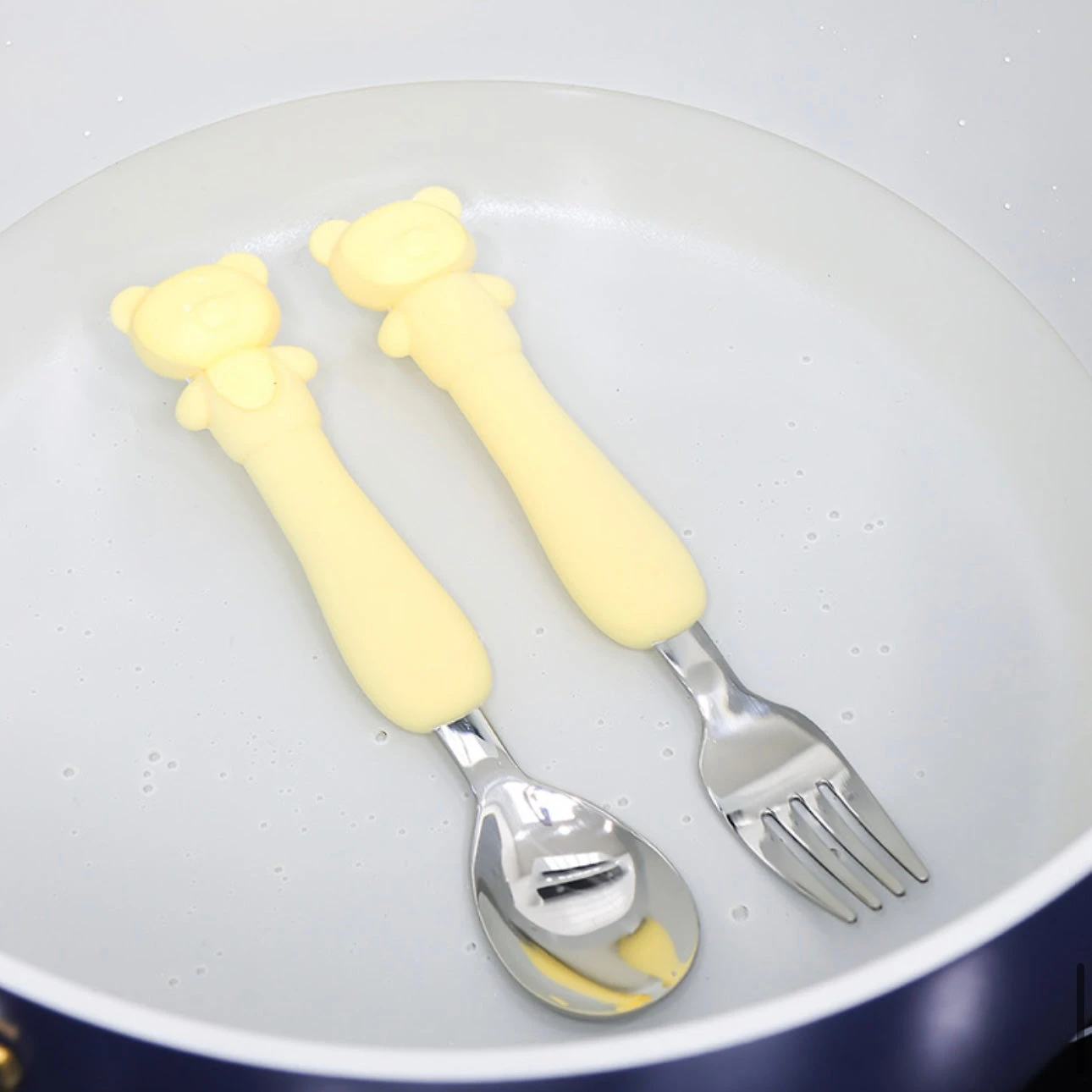 Soft Silicone Handle Stainless Steel Spoon & Fork Set (3+ Years Old) 8 Soft Silicone Handle Stainless Steel Spoon & Fork Set (3+ Years Old) - Image 6