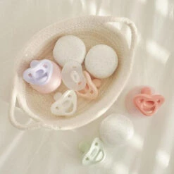 Moyuum All Silicon Macaroon Pacifiers With Case -Baby Products Store AllSiliconMacaroonPacifiers 02