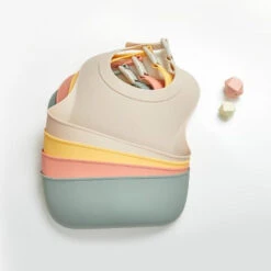 Moyuum One Touch Buckle Silicone Baby Bib