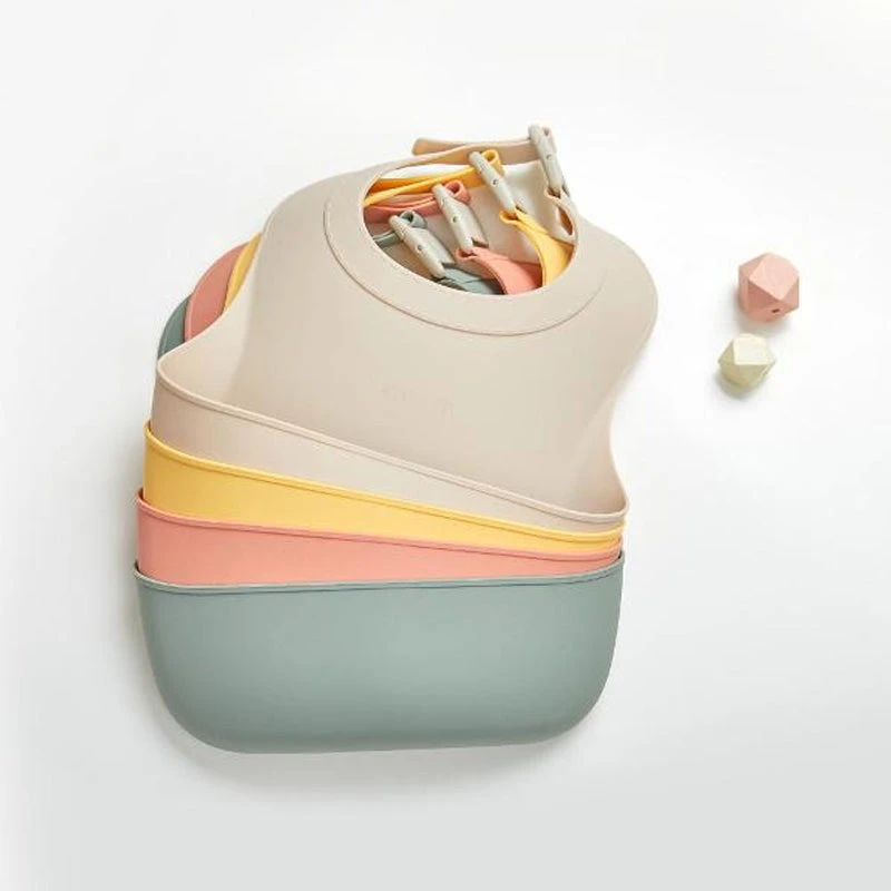 Moyuum One Touch Buckle Silicone Baby Bib 3 Moyuum One Touch Buckle Silicone Baby Bib