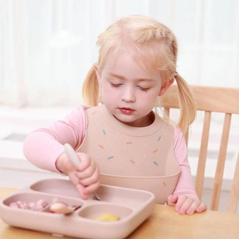 Moyuum One Touch Buckle Silicone Baby Bib Sweet Edition 10 Moyuum One Touch Buckle Silicone Baby Bib Sweet Edition - Image 8