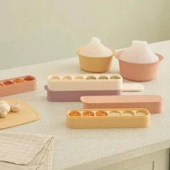 Moyuum Double-Sealed Baby Food Freezer Tray -Baby Products Store Double SealedSiliconeMultiCube 02