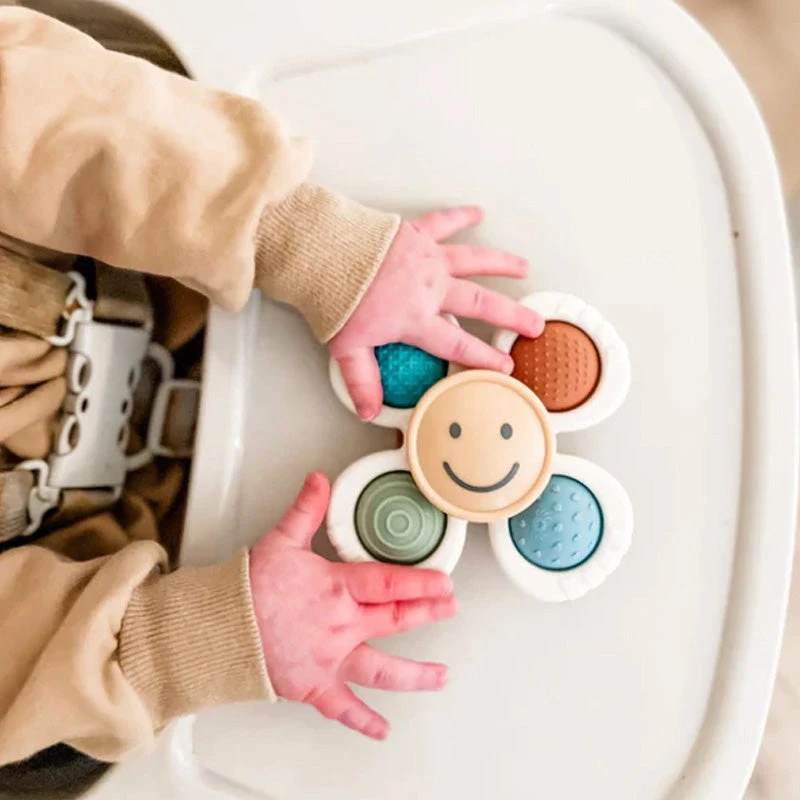 Itzy Ritzy Itzy Pop & Whirl™ Fidget Spinner Travel & Bath Toy 5 Itzy Ritzy Itzy Pop & Whirl™ Fidget Spinner Travel & Bath Toy - Image 3