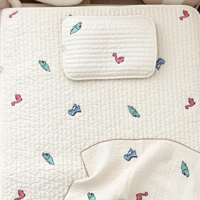 Hwaeum Bebe Newborn Double-Sided Cooling Bed Pad 3 Hwaeum Bebe Newborn Double-Sided Cooling Bed Pad