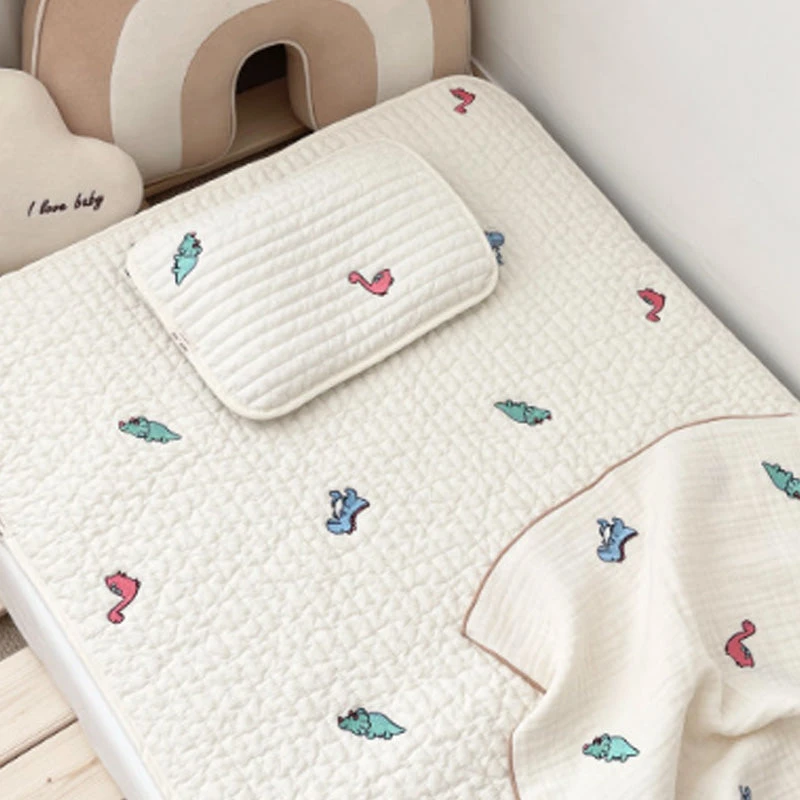 Hwaeum Bebe Newborn Double-Sided Cooling Bed Pad 4 Hwaeum Bebe Newborn Double-Sided Cooling Bed Pad - Image 2