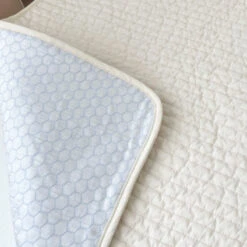 Hwaeum Bebe Newborn Double-Sided Cooling Bed Pad 19 Hwaeum Bebe Newborn Double-Sided Cooling Bed Pad -Baby Products Store NewbornDouble SidedCoolingBedPad 05