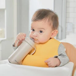 Moyuum Stainless Steel Straw Cup 270ml 9 Moyuum Stainless Steel Straw Cup 270ml -Baby Products Store StainlessStrawCup 04